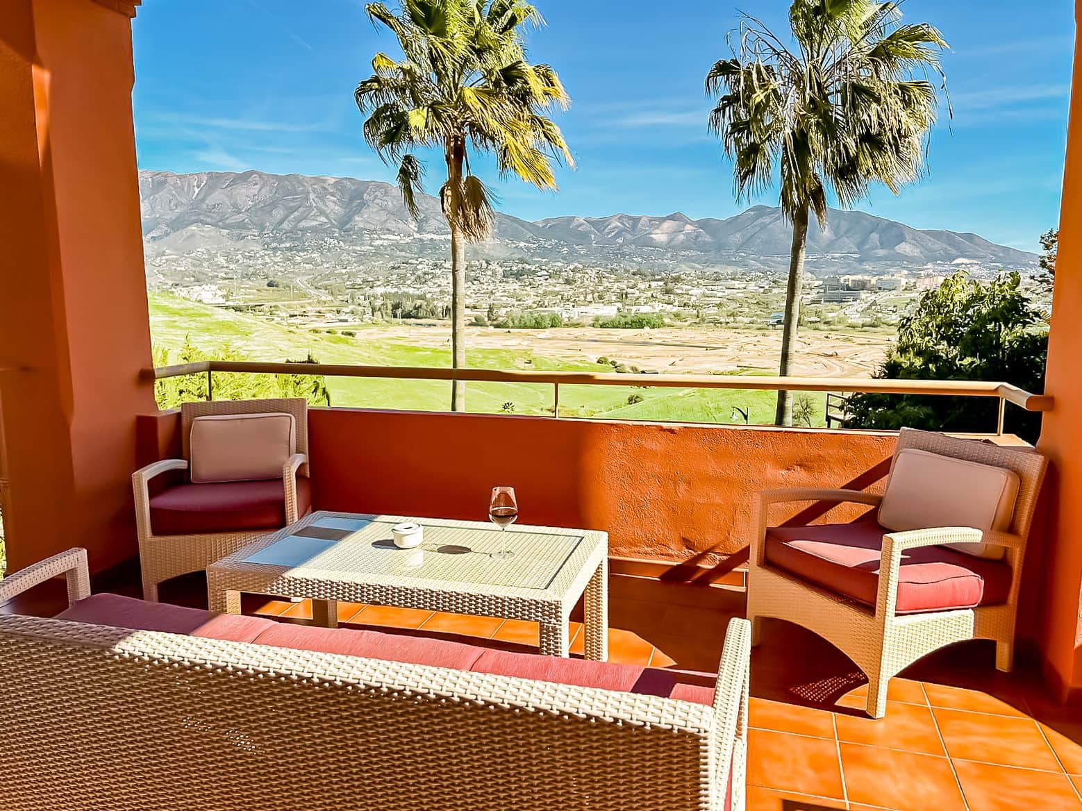 4 soveværelse Villa til salg i Mijas Costa med swimmingpool - € 995.000 (Ref: 9415800)