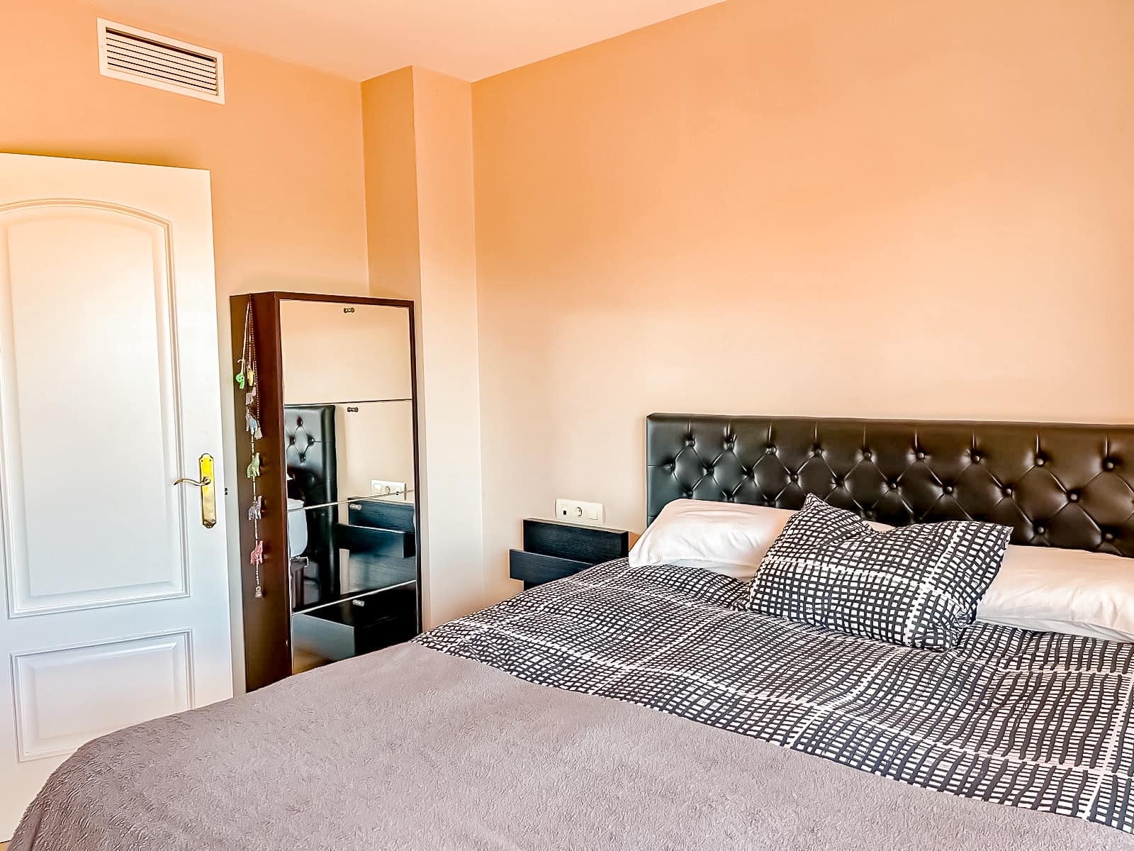 4 soveværelse Villa til salg i Mijas Costa med swimmingpool - € 995.000 (Ref: 9415800)