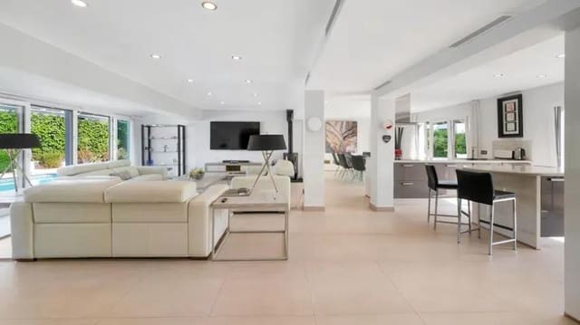 8 soverom Villa til salgs i San Pedro de Alcantara, Marbella med svømmebasseng garasje - € 3 500 000 (Ref: 9419565)