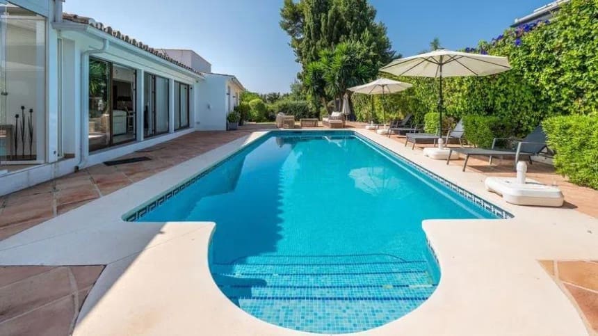 8 bedroom Villa for sale in San Pedro de Alcantara with pool garage - € 3,500,000 (Ref: 9419565)