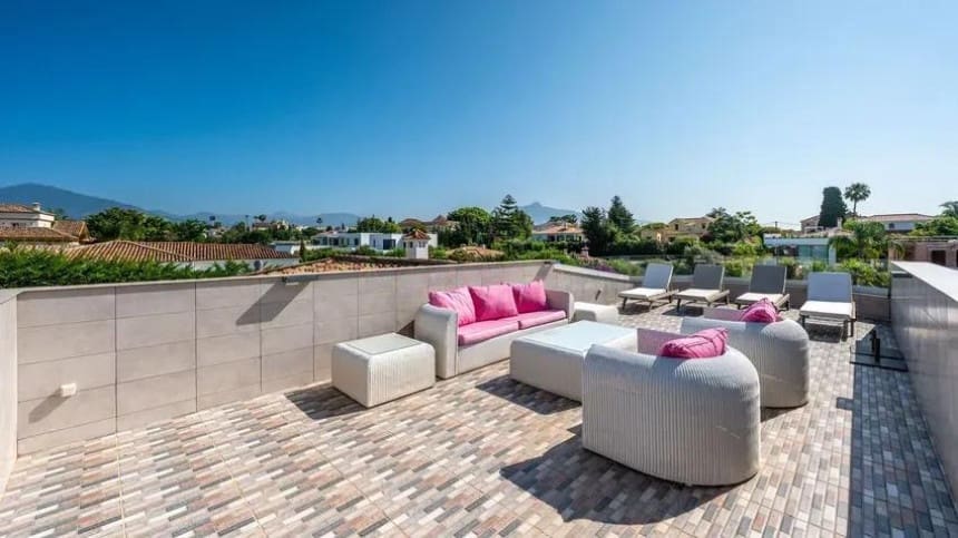 8 bedroom Villa for sale in San Pedro de Alcantara with pool garage - € 3,500,000 (Ref: 9419565)