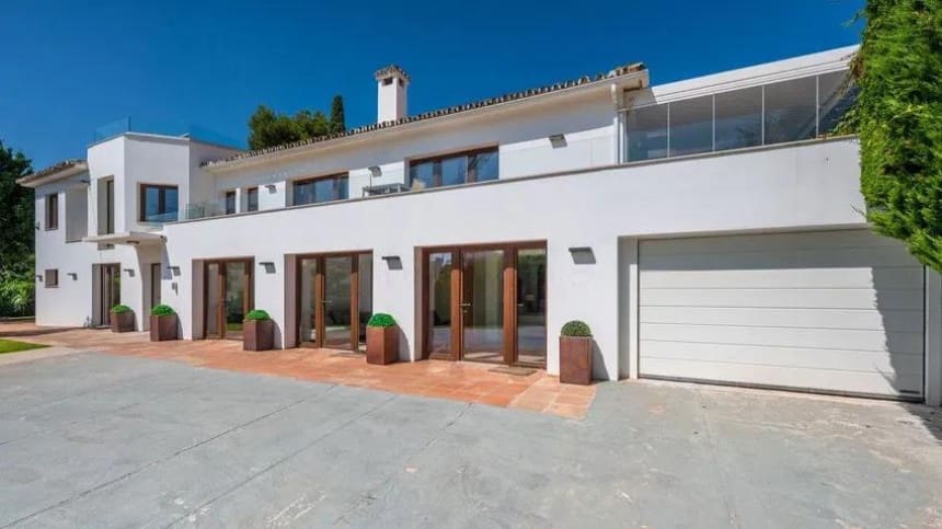 8 bedroom Villa for sale in San Pedro de Alcantara with pool garage - € 3,500,000 (Ref: 9419565)