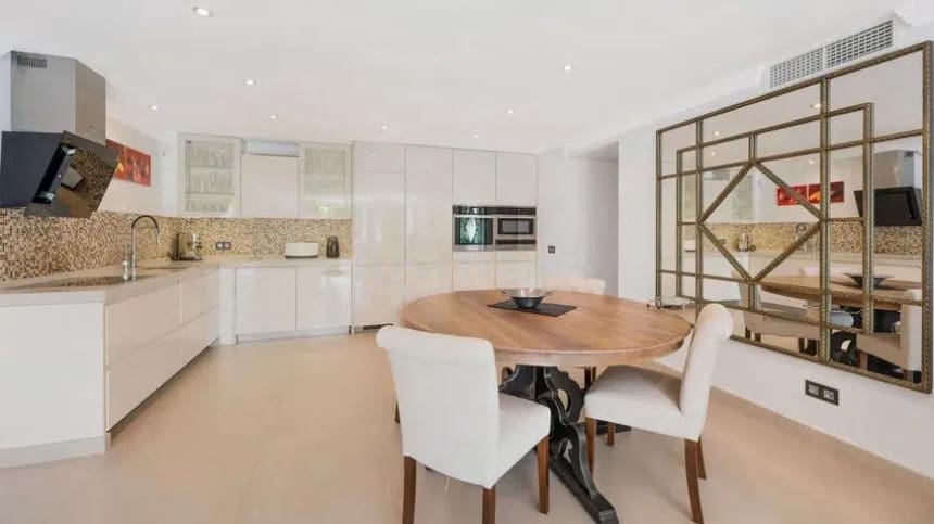 8 bedroom Villa for sale in San Pedro de Alcantara with pool garage - € 3,500,000 (Ref: 9419565)