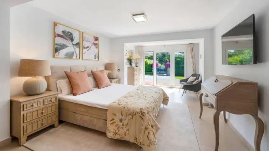 8 bedroom Villa for sale in San Pedro de Alcantara with pool garage - € 3,500,000 (Ref: 9419565)