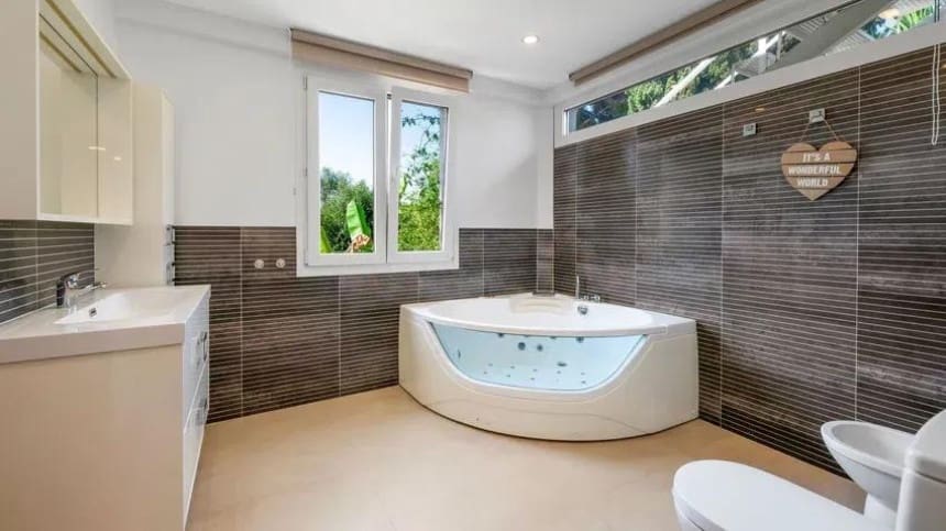 8 bedroom Villa for sale in San Pedro de Alcantara with pool garage - € 3,500,000 (Ref: 9419565)
