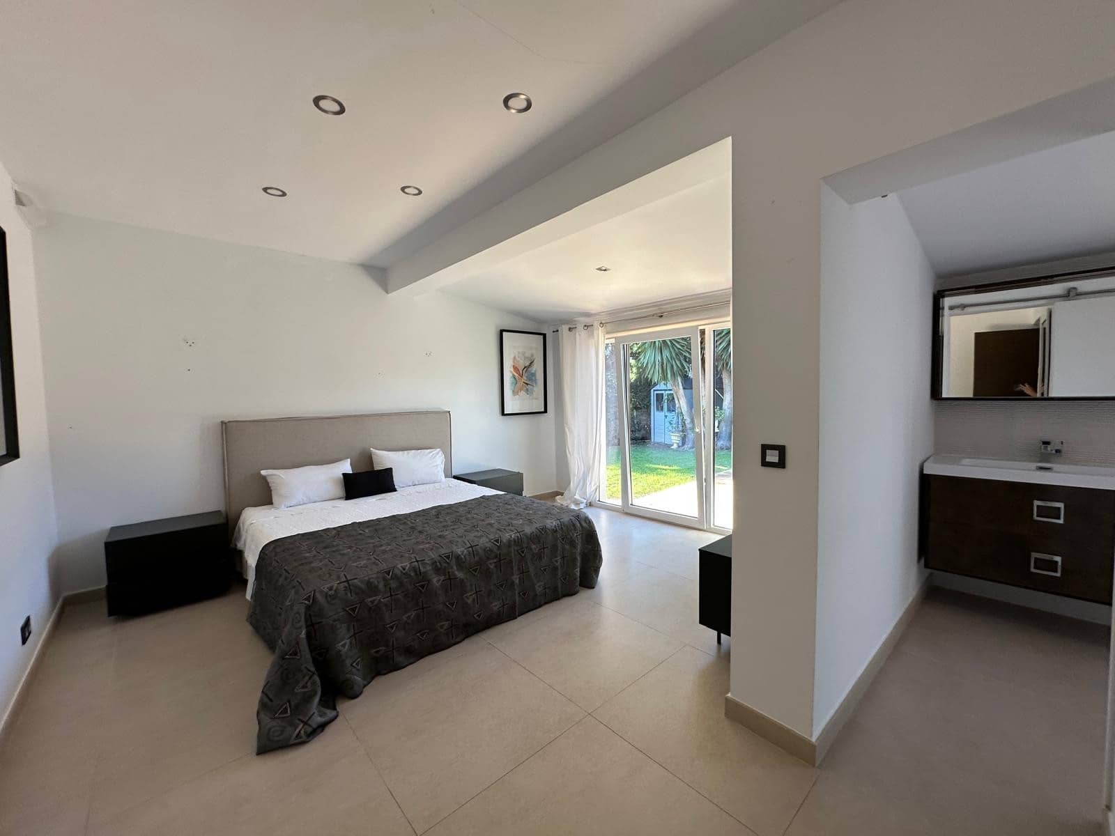 8 bedroom Villa for sale in San Pedro de Alcantara with pool garage - € 3,500,000 (Ref: 9419565)