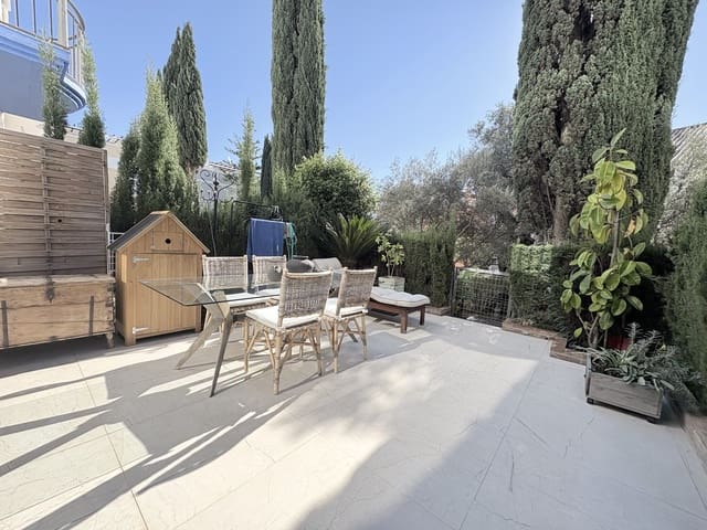 4 sypialnia Dom na sprzedaż w Marbella z basenem garażem - 2 920 000 € (Ref: 9424401)