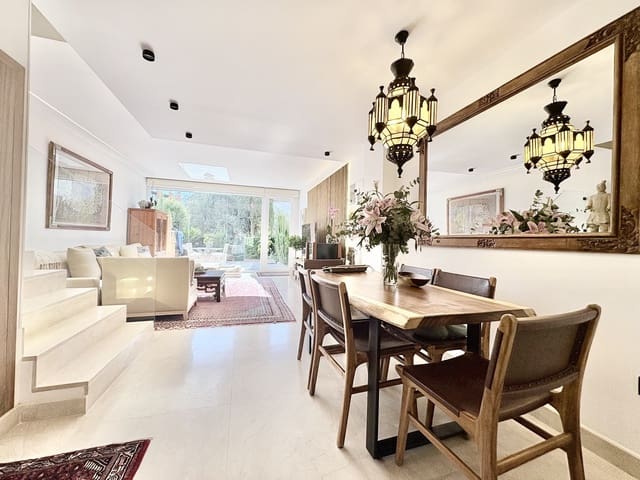 4 sypialnia Dom na sprzedaż w Marbella z basenem garażem - 2 920 000 € (Ref: 9424401)