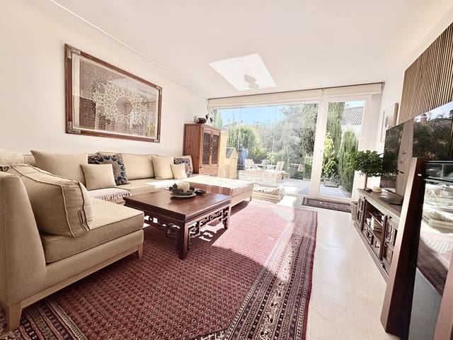 4 sypialnia Dom na sprzedaż w Marbella z basenem garażem - 2 920 000 € (Ref: 9424401)