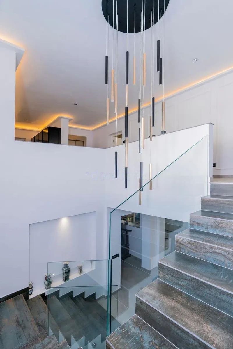 10 soveværelse Villa til salg i New Golden Mile med swimmingpool garage - € 4.200.000 (Ref: 9427094)