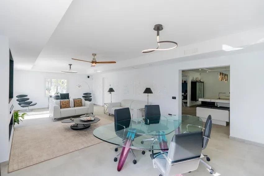 10 sovrum Villa till salu i New Golden Mile med pool garage - 4 200 000 € (Ref: 9427094)