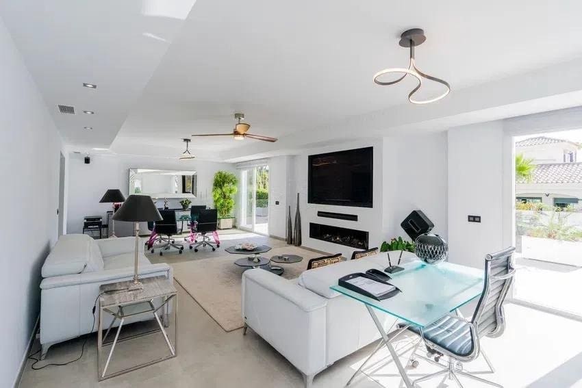 10 sovrum Villa till salu i New Golden Mile med pool garage - 4 200 000 € (Ref: 9427094)