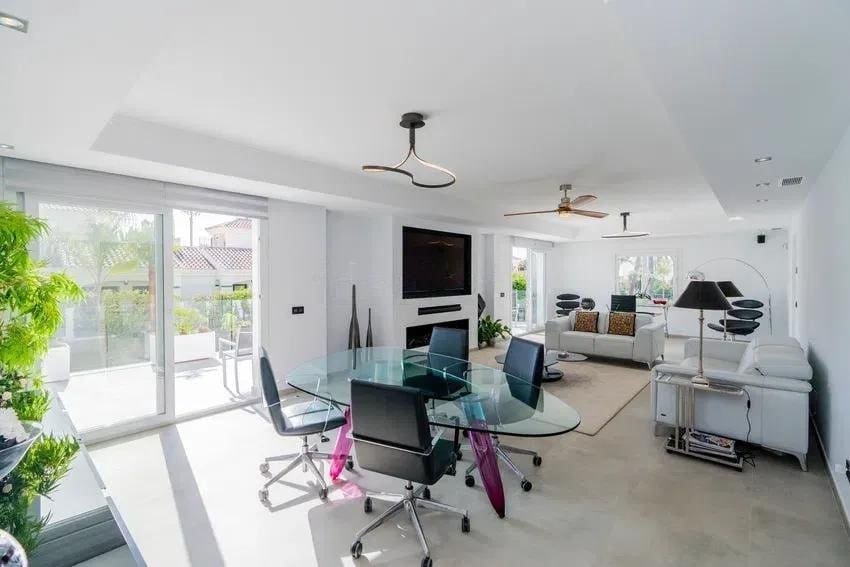 10 sovrum Villa till salu i New Golden Mile med pool garage - 4 200 000 € (Ref: 9427094)