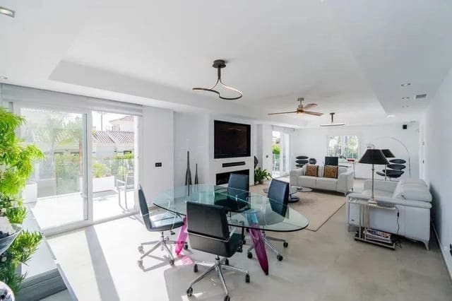 10 sovrum Villa till salu i Nueva Atalaya, Estepona med pool garage - 4 200 000 € (Ref: 9427094)