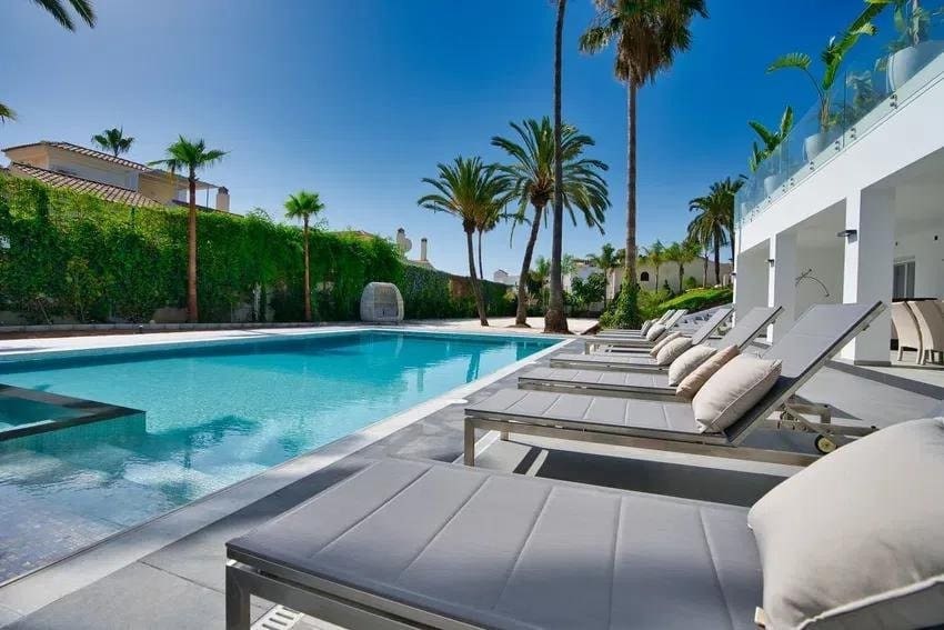 10 sovrum Villa till salu i New Golden Mile med pool garage - 4 200 000 € (Ref: 9427094)