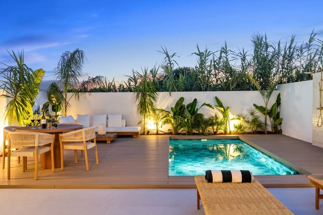 3 sovrum Hus till salu i Nueva Andalucia, Marbella med pool - 1 395 000 € (Ref: 9431338)