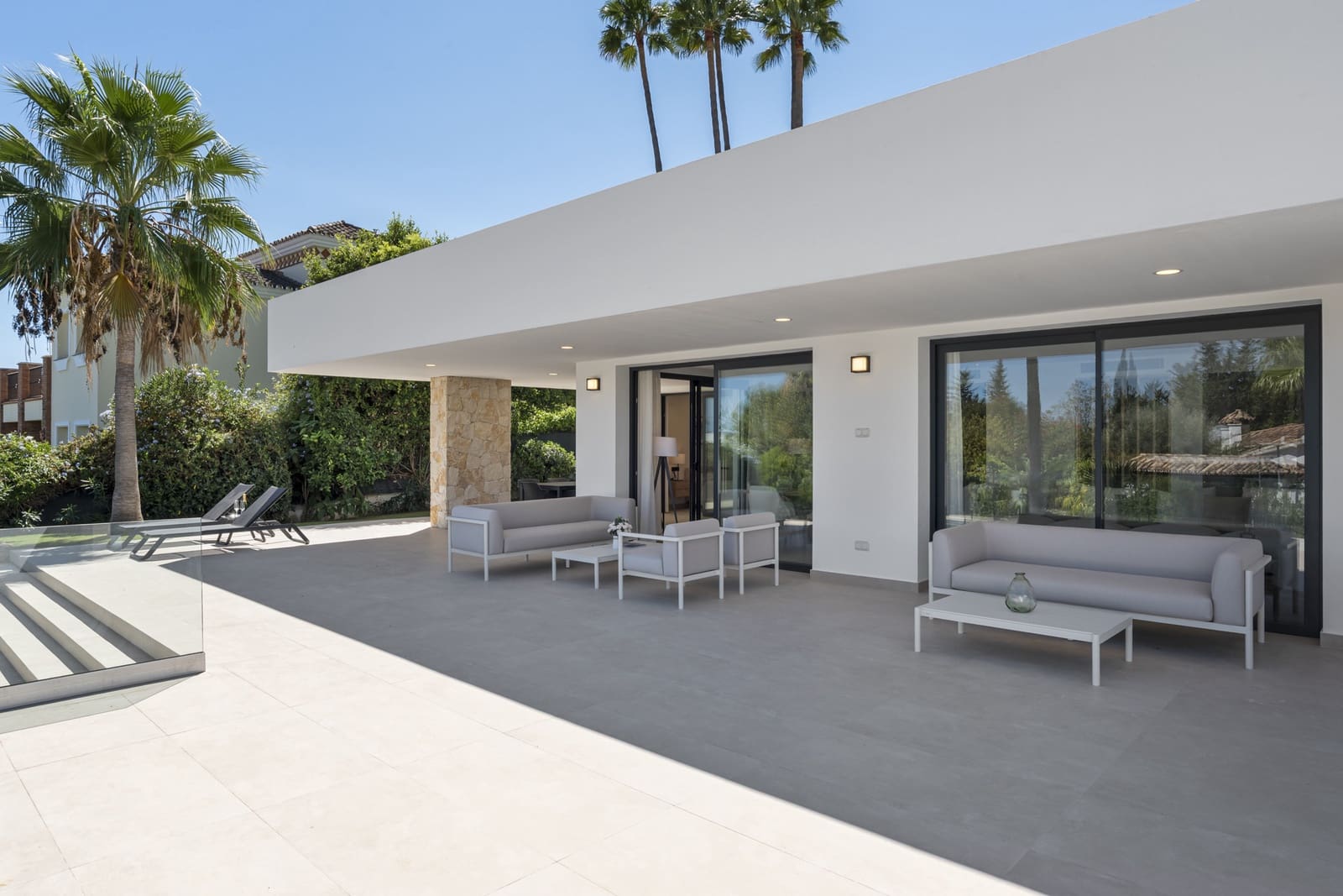 4 sovrum Villa till salu i Guadalmina med pool garage - 3 580 000 € (Ref: 9431340)