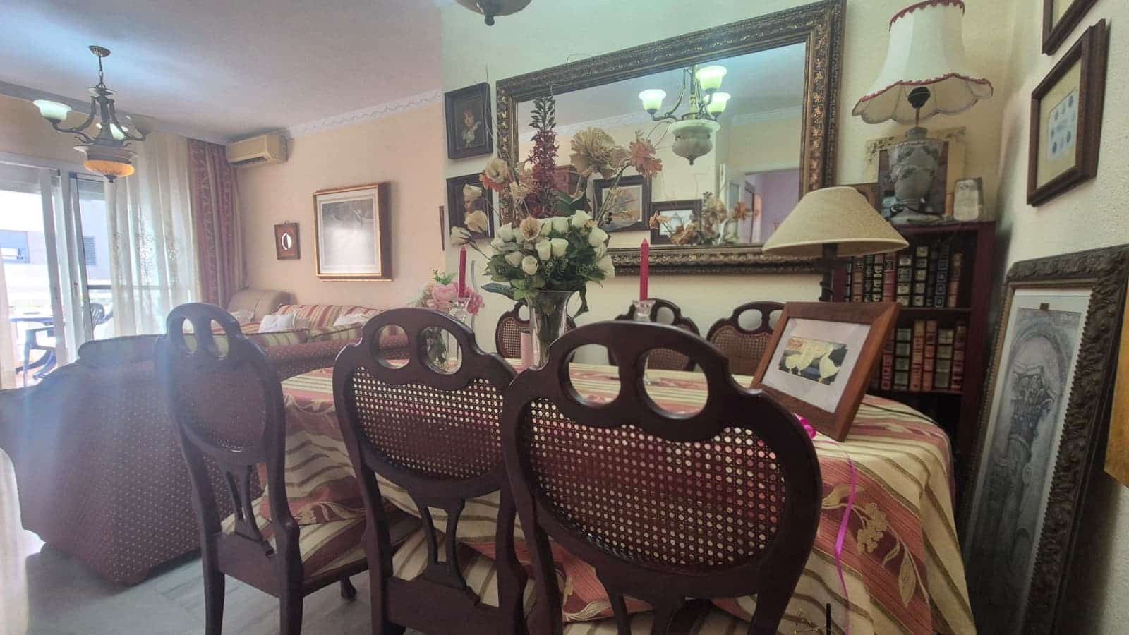 3 makuuhuone Huoneisto myytävänä paikassa Torremolinos mukana uima-altaan 
autotalli - 330 000 € (Ref: 9433309)