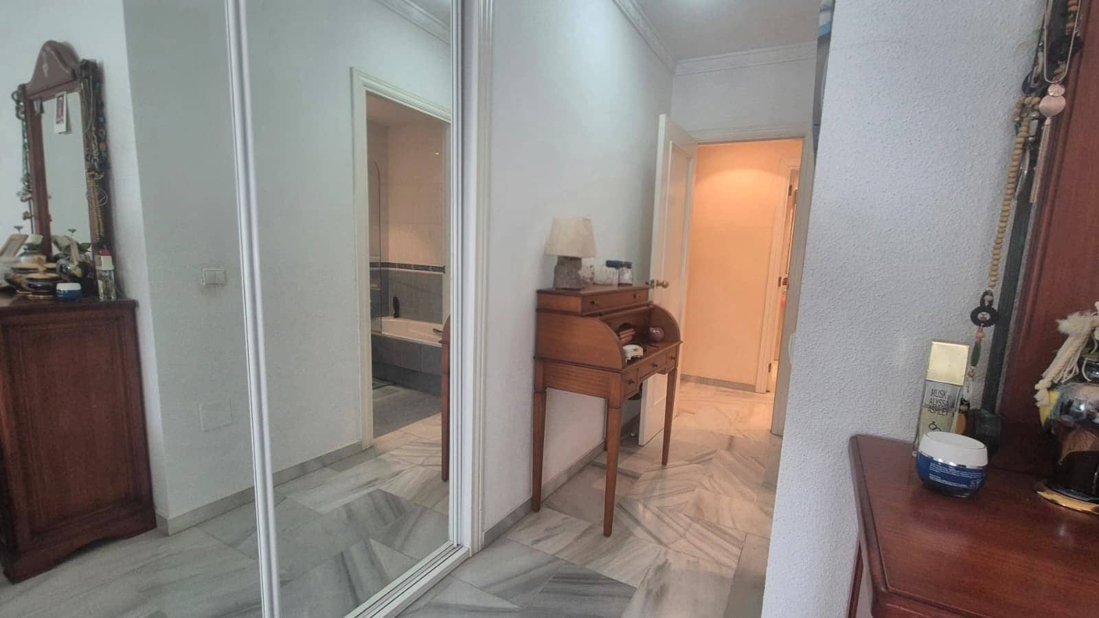 3 makuuhuone Huoneisto myytävänä paikassa Torremolinos mukana uima-altaan 
autotalli - 330 000 € (Ref: 9433309)