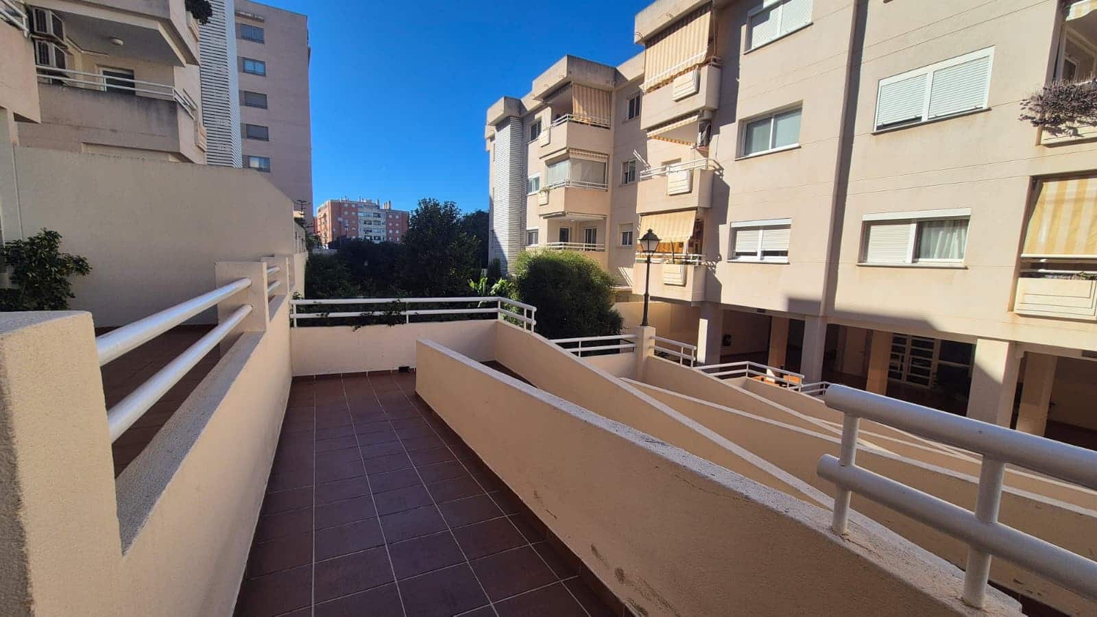 3 makuuhuone Huoneisto myytävänä paikassa Torremolinos mukana uima-altaan 
autotalli - 330 000 € (Ref: 9433309)