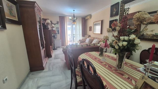 3 makuuhuone Huoneisto myytävänä paikassa Torremolinos mukana uima-altaan 
autotalli - 330 000 € (Ref: 9433309)