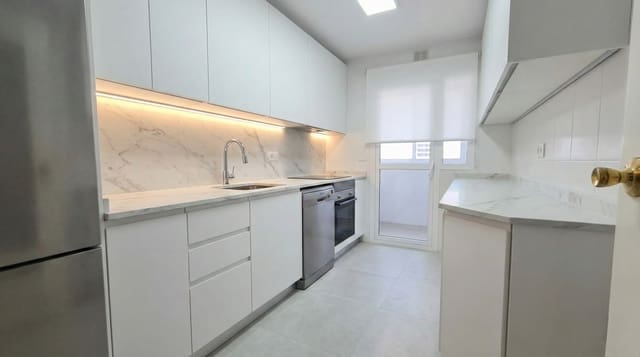 3 makuuhuone Huoneisto myytävänä paikassa Torremolinos mukana uima-altaan 
autotalli - 330 000 € (Ref: 9433309)