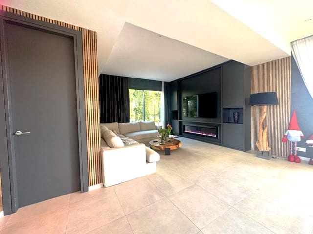 4 soveværelse Villa til salg i Mijas Costa, Mijas med swimmingpool garage - € 1.950.000 (Ref: 9433310)