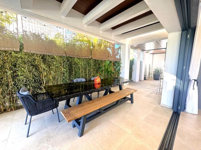 4 soveværelse Villa til salg i Mijas Costa, Mijas med swimmingpool garage - € 1.950.000 (Ref: 9433310)