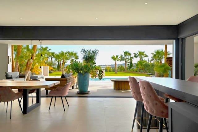 4 soveværelse Villa til salg i Mijas Costa, Mijas med swimmingpool garage - € 1.950.000 (Ref: 9433310)