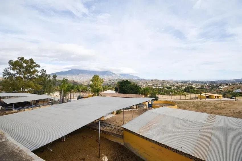 6 soveværelse Finca/Landehus til salg i Mijas Costa med garage - € 3.150.000 (Ref: 9433311)