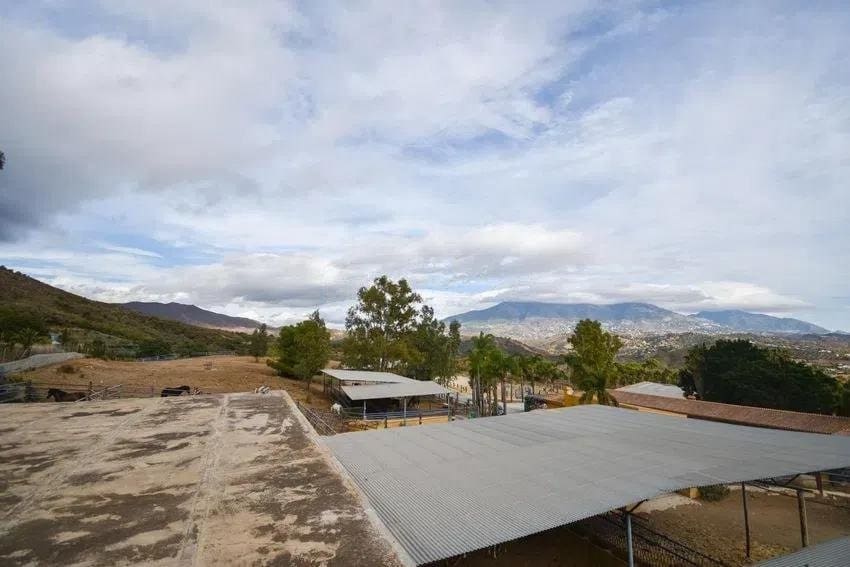 6 soveværelse Finca/Landehus til salg i Mijas Costa med garage - € 3.150.000 (Ref: 9433311)