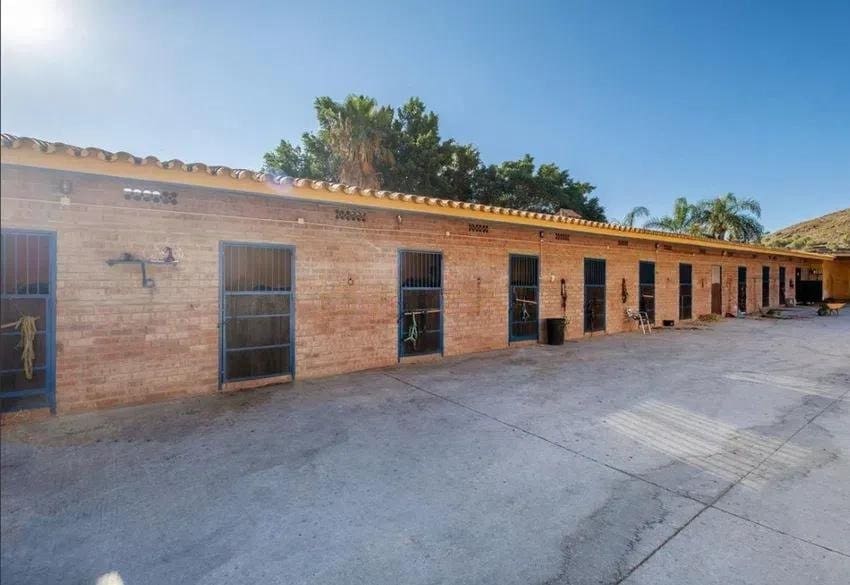 6 soveværelse Finca/Landehus til salg i Mijas Costa med garage - € 3.150.000 (Ref: 9433311)