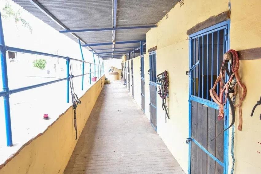 6 soveværelse Finca/Landehus til salg i Mijas Costa med garage - € 3.150.000 (Ref: 9433311)