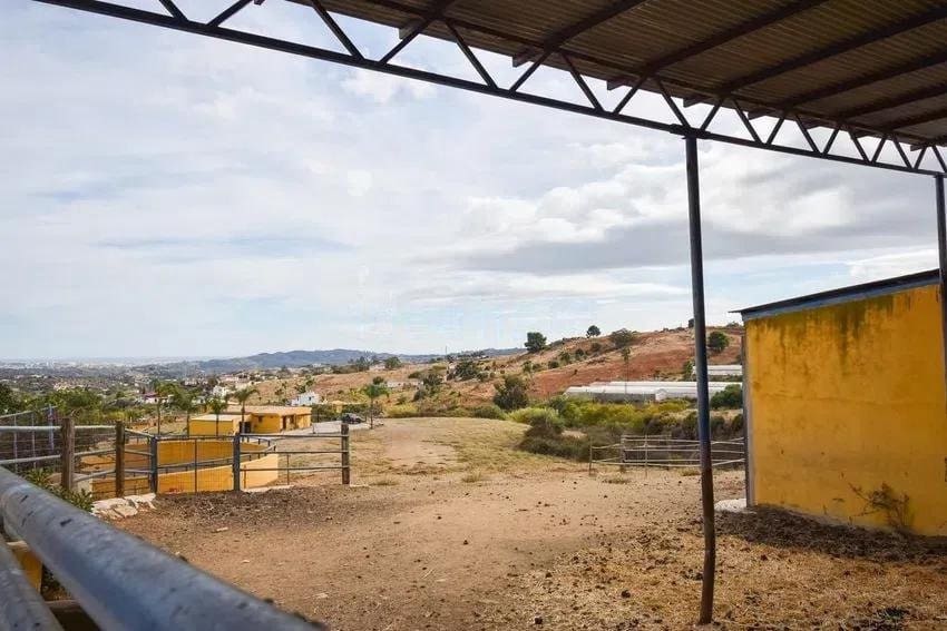 6 soveværelse Finca/Landehus til salg i Mijas Costa med garage - € 3.150.000 (Ref: 9433311)