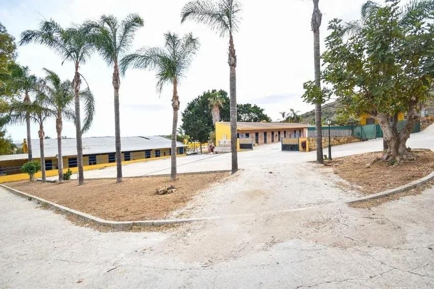 6 soveværelse Finca/Landehus til salg i Mijas Costa med garage - € 3.150.000 (Ref: 9433311)