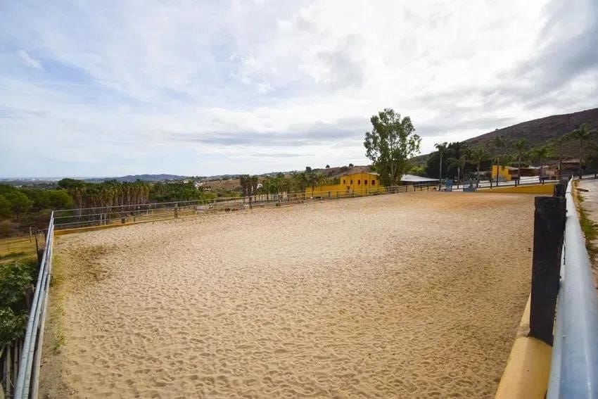 6 soveværelse Finca/Landehus til salg i Mijas Costa med garage - € 3.150.000 (Ref: 9433311)