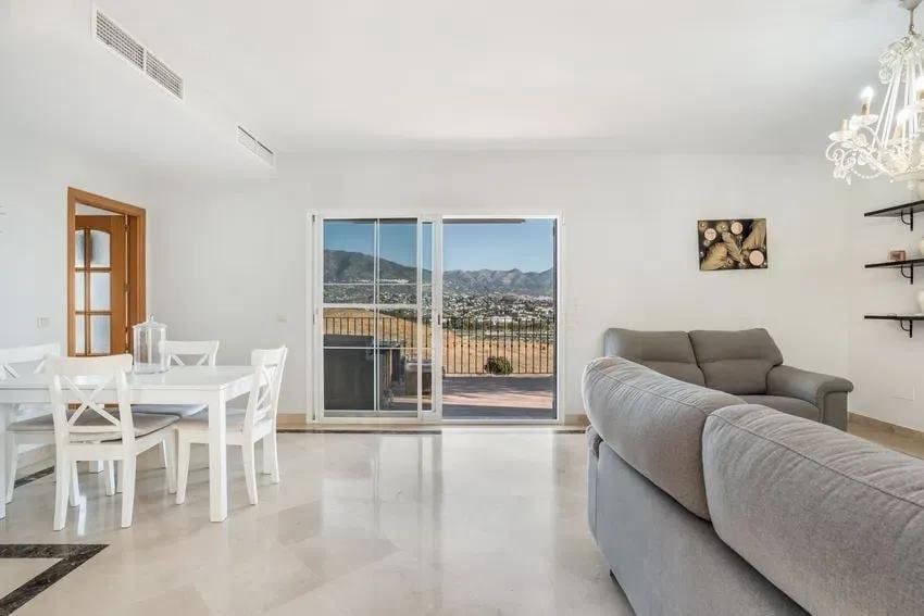 4 slaapkamer Villa te koop in Cerro del Aguila met zwembad garage - € 799.000 (Ref: 9433312)