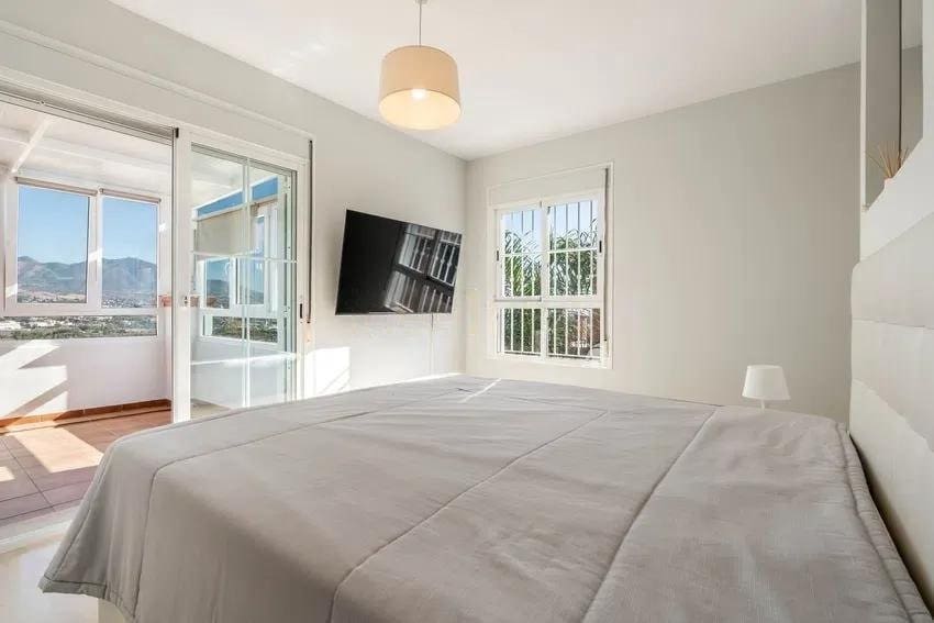 4 slaapkamer Villa te koop in Cerro del Aguila met zwembad garage - € 799.000 (Ref: 9433312)