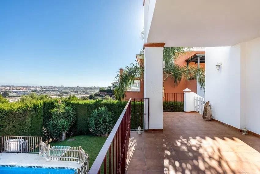 4 slaapkamer Villa te koop in Cerro del Aguila met zwembad garage - € 799.000 (Ref: 9433312)