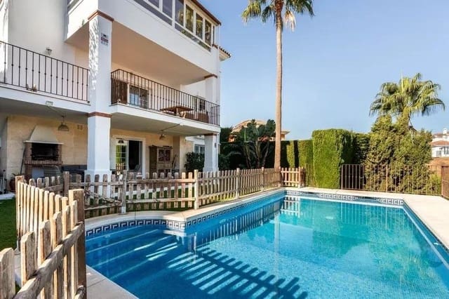 4 makuuhuone Huvila myytävänä paikassa Cerros del Águila, Mijas mukana uima-altaan 
autotalli - 799 000 € (Ref: 9433312)