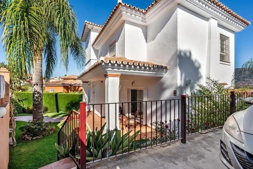 4 slaapkamer Villa te koop in Cerro del Aguila met zwembad garage - € 799.000 (Ref: 9433312)