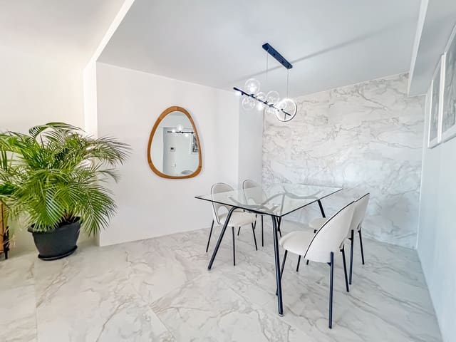 2 soveværelse Byhus til salg i New Golden Mile, Estepona med swimmingpool garage - € 525.000 (Ref: 9446228)