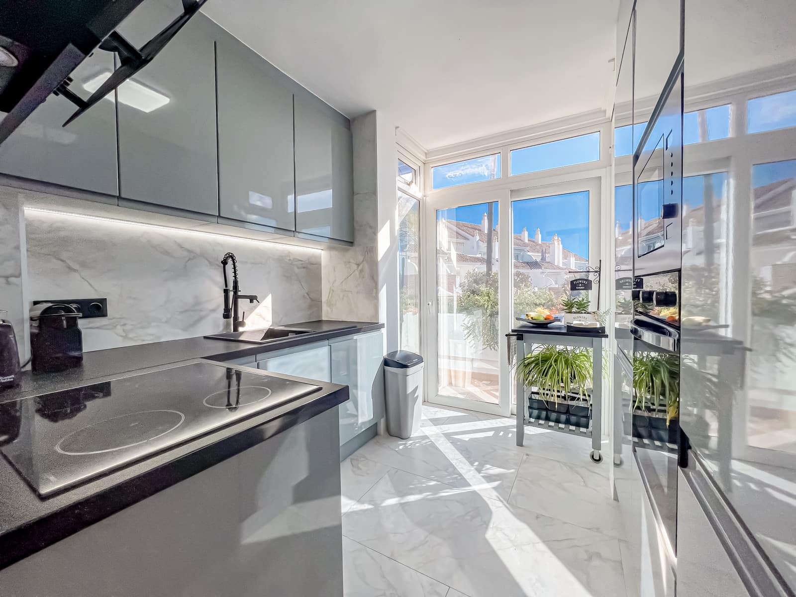 2 slaapkamer Huis te koop in New Golden Mile met zwembad garage - € 525.000 (Ref: 9446228)