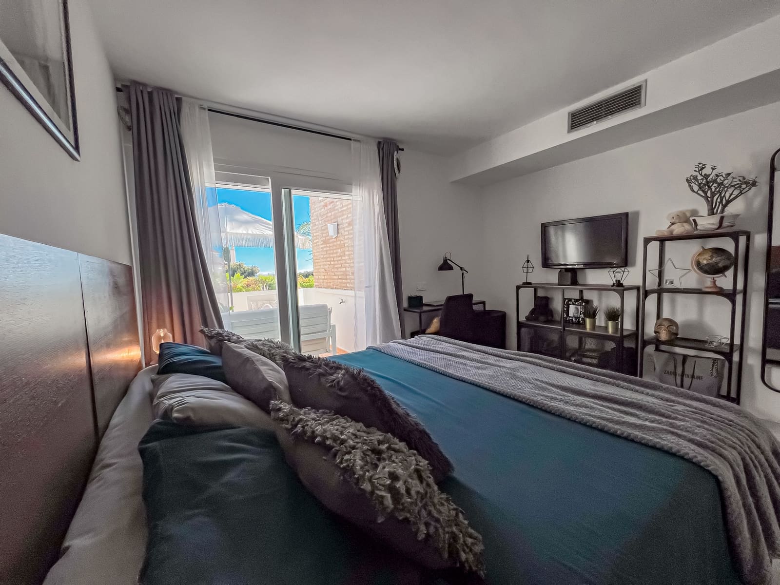 2 slaapkamer Huis te koop in New Golden Mile met zwembad garage - € 525.000 (Ref: 9446228)