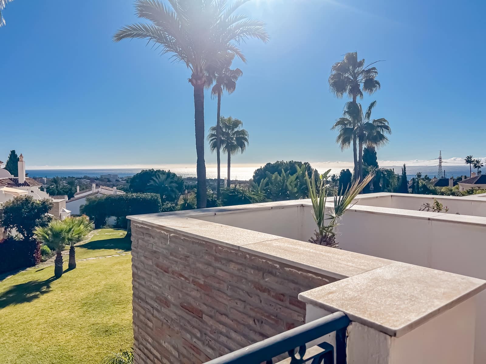 2 slaapkamer Huis te koop in New Golden Mile met zwembad garage - € 525.000 (Ref: 9446228)