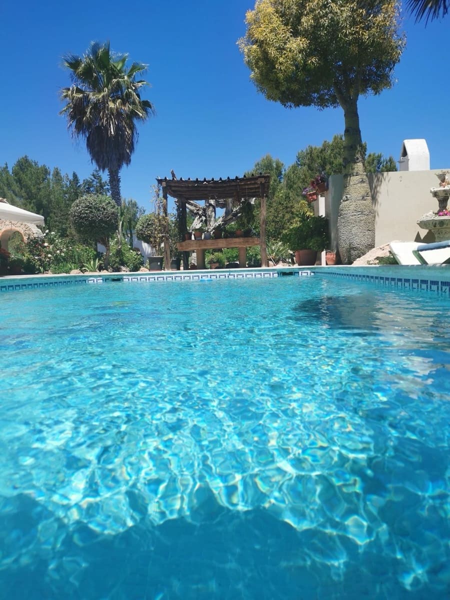 3 sovrum Finca/Hus på landet till salu i Cala Llonga med pool garage - 2 625 000 € (Ref: 9448738)