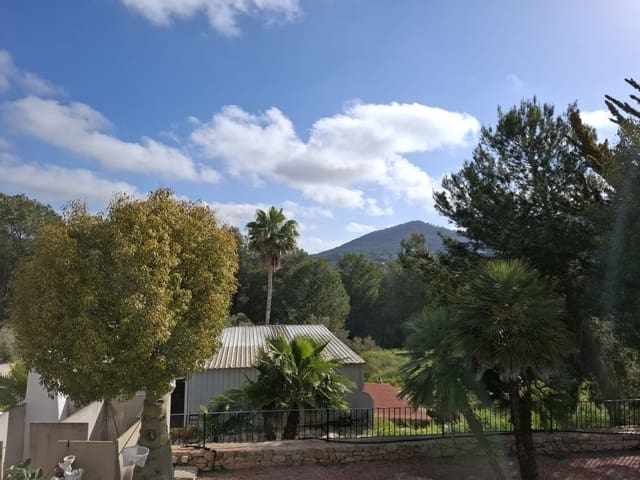 3 soveværelse Finca/Landehus til salg i Cala Llonga, Santa Eulalia / Santa Eularia med swimmingpool garage - € 2.625.000 (Ref: 9448738)