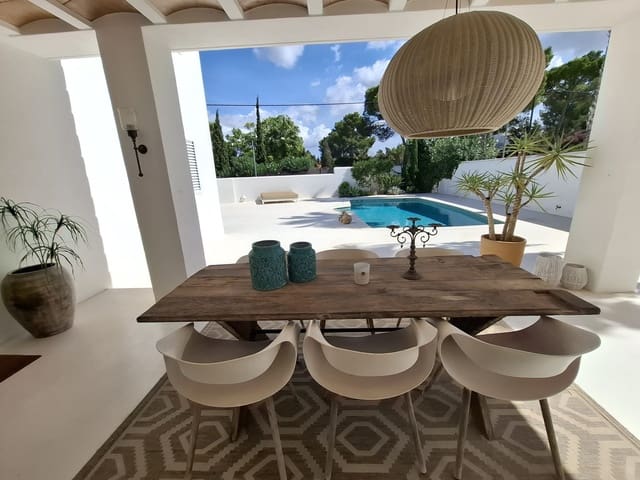 4 bedroom Villa for sale in San Jose / Sant Josep de Sa Talaia with pool garage - € 1,580,000 (Ref: 9448739)