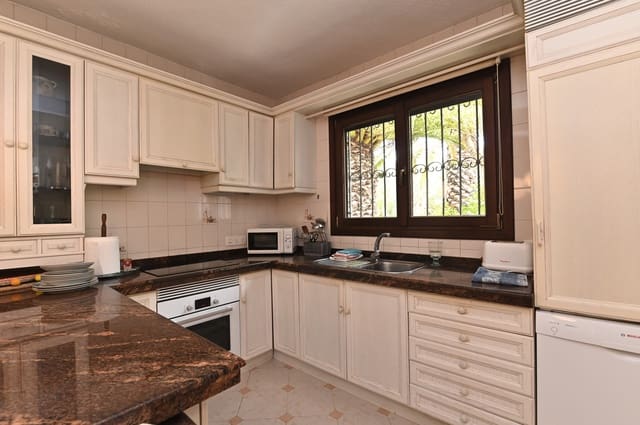 4 soveværelse Villa til salg i Santa Eulalia / Santa Eularia med garage - € 1.500.000 (Ref: 9452021)