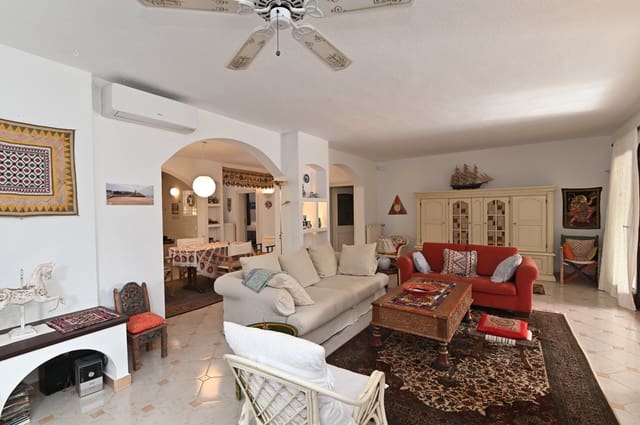 4 soveværelse Villa til salg i Santa Eulalia / Santa Eularia med garage - € 1.500.000 (Ref: 9452021)